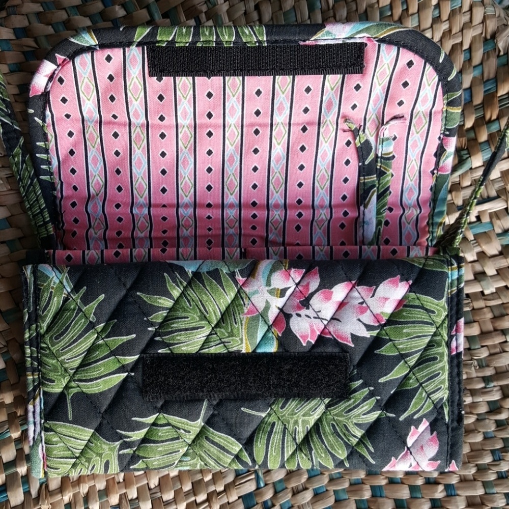 MAGGIB Floral cloth crossbody bag.